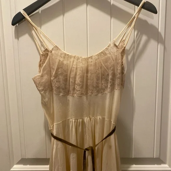 Vintage Vanity Fair Lingerie Dress - Picture 7 of 16